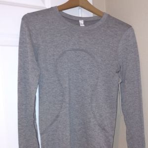 LULULEMON Swiftly Breathe Relaxed-Fit Long Sleeve Shirt size 2